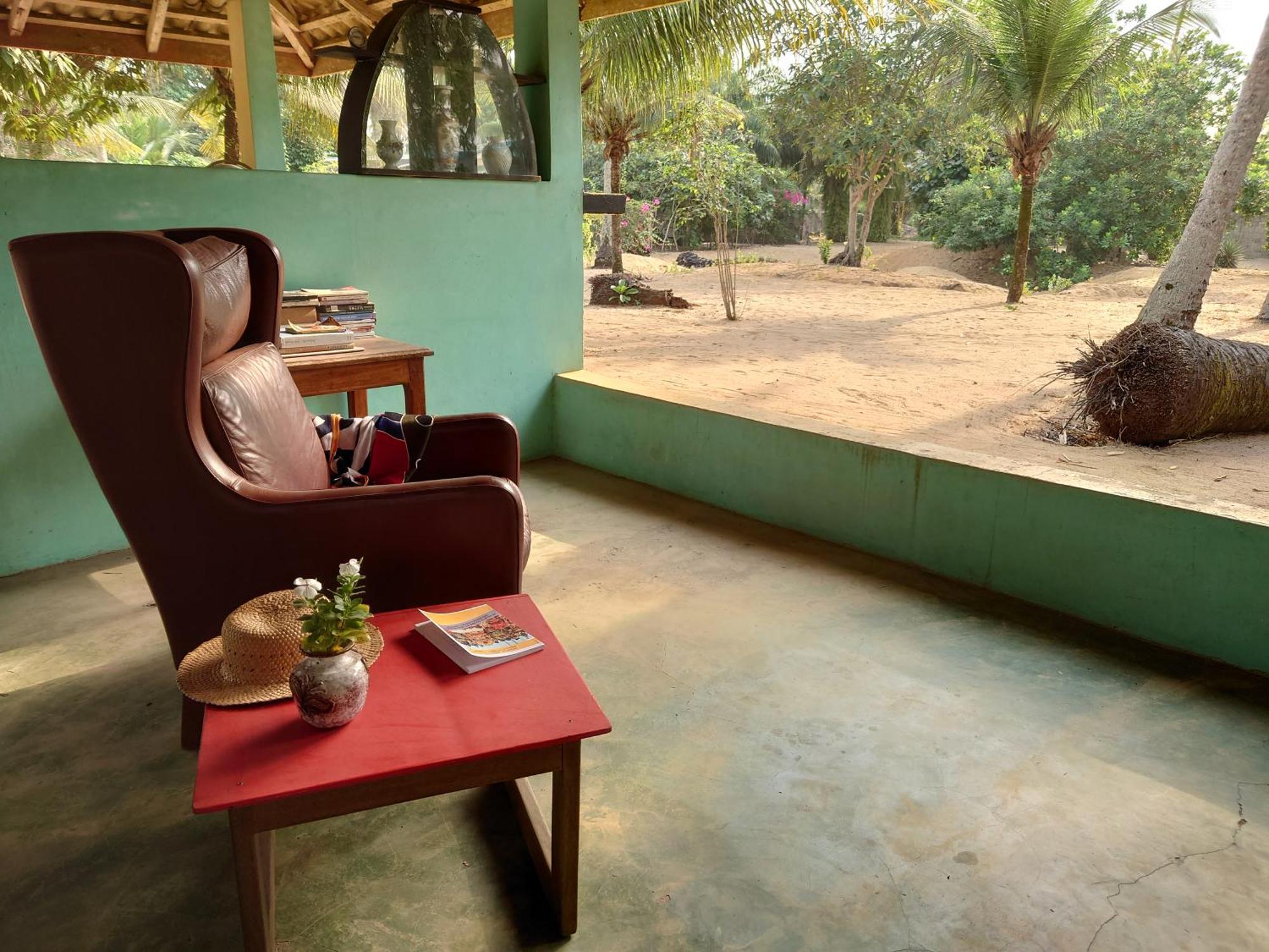 Rundbungalow Auf Lionsrest Grand-Bassam Buitenkant foto