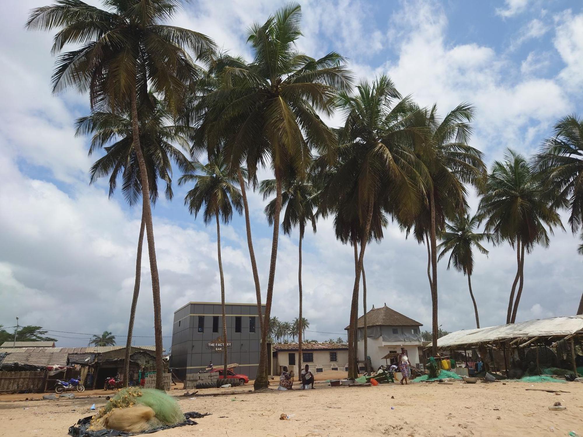 Rundbungalow Auf Lionsrest Grand-Bassam Buitenkant foto